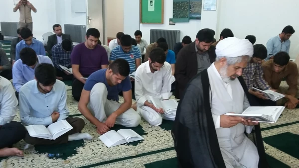 مراسم قرائت آیاتی از کلام الله مجید  ونثار فاتحه ای به ارواح کششته شدگان فاجعه منا در دانشگاه فرهنگیان مازندران 2