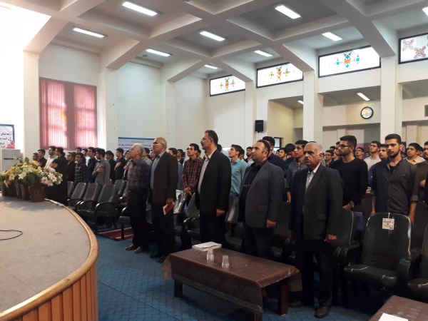 نشست توجیهی مدیریت پردیس دکتر شریعتی با دانشجویان ورودی96 در خصوص آیین نامه های دانشجویی و معرفی همکاران اداری ،آموزشی  به روایت تصویر 3