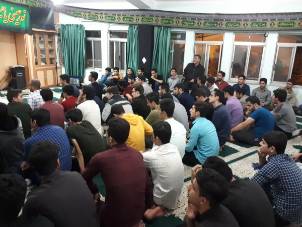 نشست صمیمی دانشجویان انجمن اسلامی، گروه های صنفی و کانون ها با مسئولین مدیریت استان و پردیس دکتر شریعتی 5