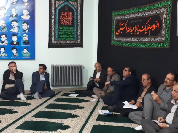 نشست صمیمی دانشجویان انجمن اسلامی، گروه های صنفی و کانون ها با مسئولین مدیریت استان و پردیس دکتر شریعتی 7