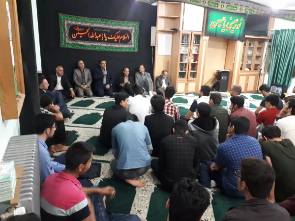 نشست صمیمی دانشجویان انجمن اسلامی، گروه های صنفی و کانون ها با مسئولین مدیریت استان و پردیس دکتر شریعتی 6