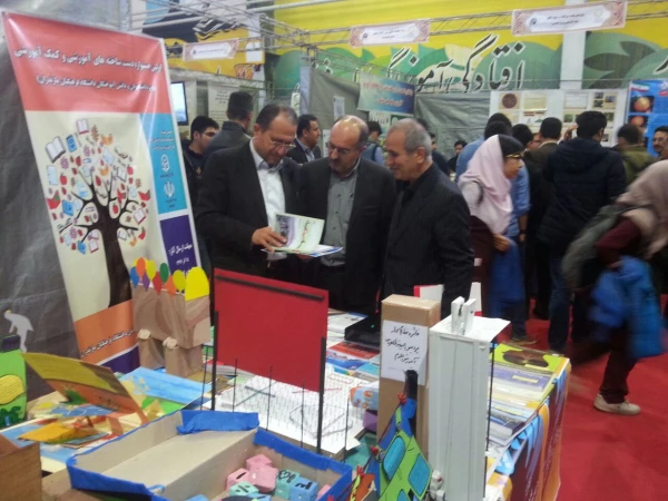 غرفه دستاوردهای پژوهشی دانشگاه فرهنگیان مازندران در نمایشگاه استانی گرامیداشت هفته پژوهش در ساری 6