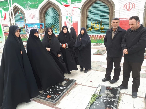 حضور کارکنان در مزار شهدای  انقلاب اسلامی 3