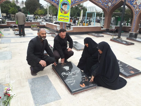 حضور کارکنان در مزار شهدای  انقلاب اسلامی 4