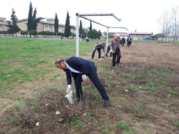 احیای آیین خانه تکانی و پاکسازی محوطه پردیس دکتر شریعتی 4