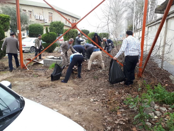 احیای آیین خانه تکانی و پاکسازی محوطه پردیس دکتر شریعتی 9