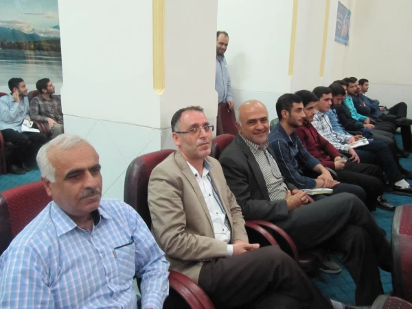 مراسم تجلیل از اساتید،دانشجویان برتر وکارکنان آموزش پردیس دکتر شریعتی در هفته معلم (دوشنبه 97/02/17 ) 2