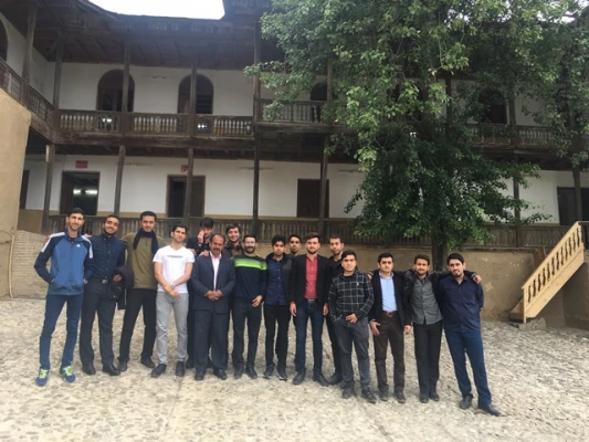 بازدید  گروه تاریخ از موزه تاریخ و مردم شناسی آلاشت 
( یکشنبه 97/02/23 ) 2