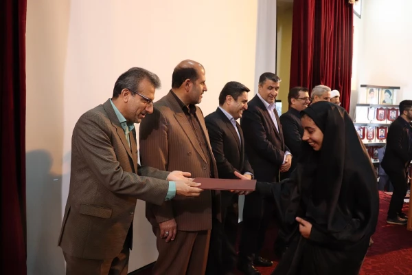 در حاشیه مراسم استقبال دانشجویان جدید الورود دانشگاه فرهنگیان مازندران:
یک رقمی و دو رقمی های دانشگاه فرهنگیان مازندران در آزمون سراسری 1397 تقدیر شدند 4