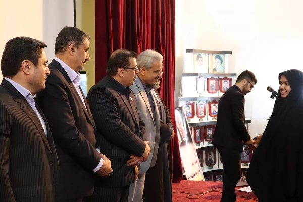 در حاشیه مراسم استقبال دانشجویان جدید الورود دانشگاه فرهنگیان مازندران:
یک رقمی و دو رقمی های دانشگاه فرهنگیان مازندران در آزمون سراسری 1397 تقدیر شدند 3