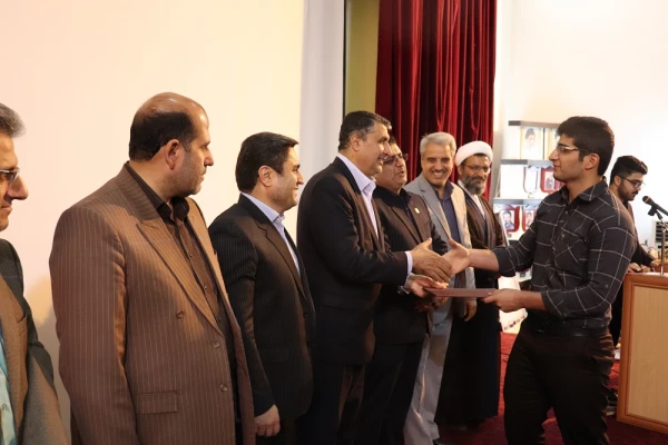 در حاشیه مراسم استقبال دانشجویان جدید الورود دانشگاه فرهنگیان مازندران:
یک رقمی و دو رقمی های دانشگاه فرهنگیان مازندران در آزمون سراسری 1397 تقدیر شدند 2