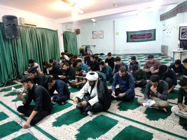 مراسم زیارت عاشورا بعد نماز مغرب و عشاء در نمازخانه پردیس دکتر شریعتی 3