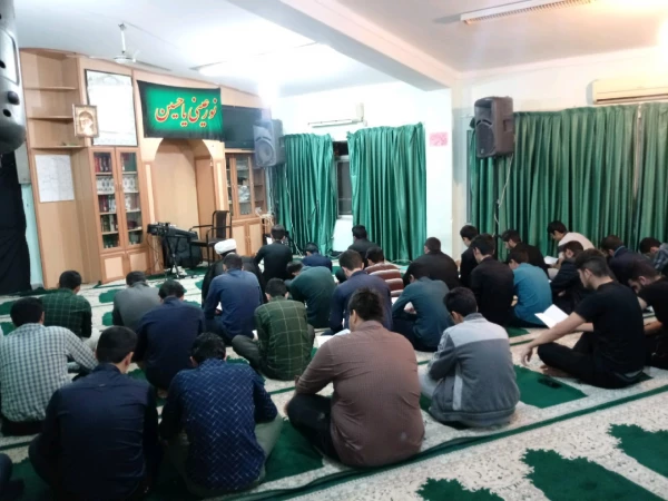 مراسم زیارت عاشورا بعد نماز مغرب و عشاء در نمازخانه پردیس دکتر شریعتی 4