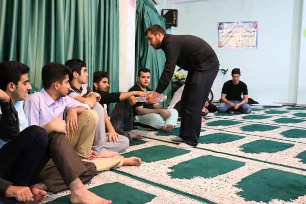 برگزاری مراسم عزاداری با سخنرانی حاج آقا مویدی و مداحی دانشجومعلمان پردیس 5