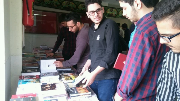 برگزاری نمایشگاه کتاب در پردیس دکتر شریعتی مازندران 3
