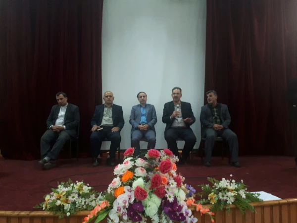 جلسه پرسش و پاسخ مسئولین پردیس با دانشجویان در ساعت پنجره باز فرهنگی  2