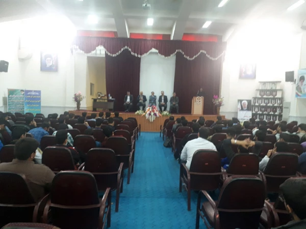 جلسه پرسش و پاسخ مسئولین پردیس با دانشجویان در ساعت پنجره باز فرهنگی  3