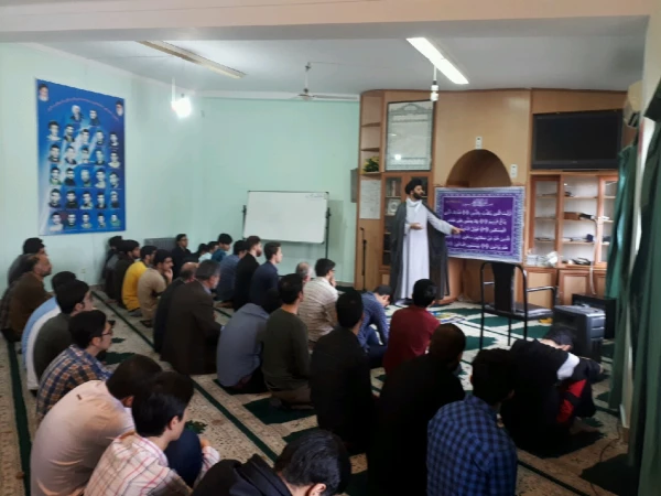 برنامه های هفته قرانی پردیس از جمله قرائت قرآن  ،جزءخوانی ،ختم قرآن کریم ، معنی و تفسیر سوره های کوچک  قرآن 6