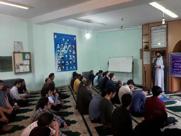 برنامه های هفته قرانی پردیس از جمله قرائت قرآن  ،جزءخوانی ،ختم قرآن کریم ، معنی و تفسیر سوره های کوچک  قرآن 8