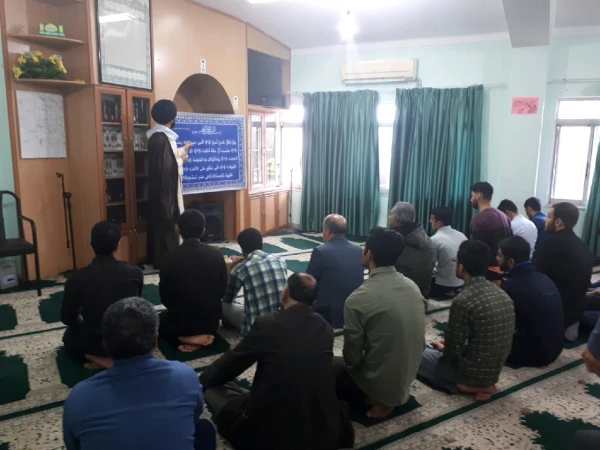 تفسیر سوره همزه توسط حاج اقا خاکزاد در نماز خانه پردیس 
  بعد از نماز ظهر و عصر 2