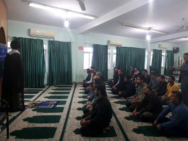 تفسیر سوره همزه توسط حاج اقا خاکزاد در نماز خانه پردیس 
  بعد از نماز ظهر و عصر 2