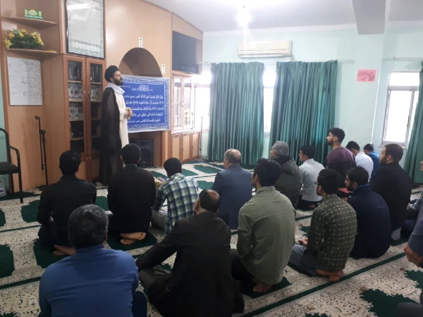 تفسیر سوره همزه توسط حاج اقا خاکزاد در نماز خانه پردیس 
  بعد از نماز ظهر و عصر 2