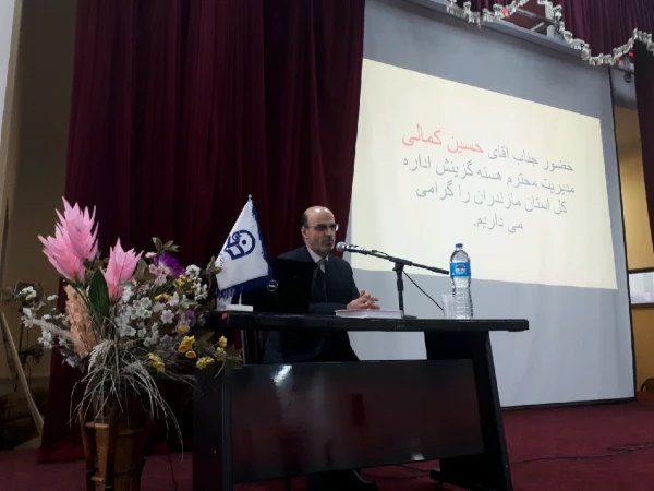 نشست دانشجویان  با آقای کمالی از هسته گزینش استان 5