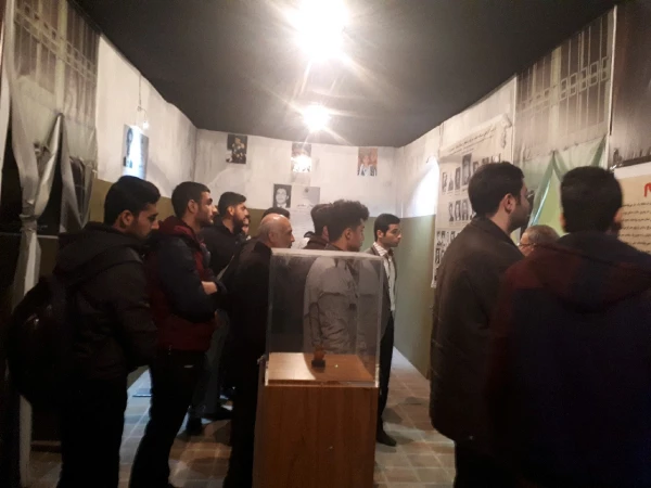 بازدید دانشجویان پردیس دکتر شریعتی از موزه عبرت      7