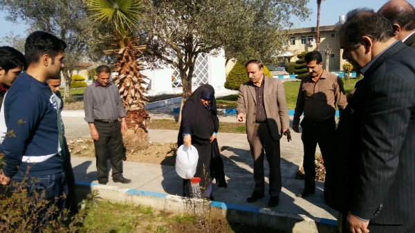 کاشت نهال میوه در پردیس دکتر شریعتی بمناسبت روز درختکاری 6