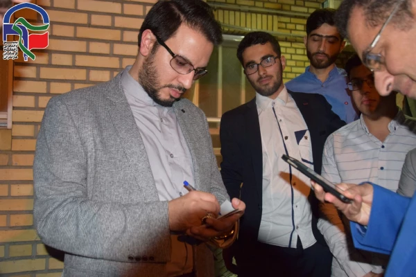 محفل انس با قران کریم با حضور قاری بین اللملی استاد حامد شاکرنژاد 8