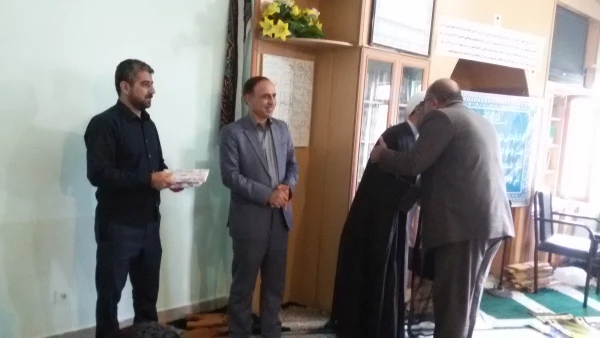 تقدیر از ایثارگران به مناسبت گرامیداشت هفته دفاع مقدس 13