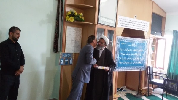 تقدیر از ایثارگران به مناسبت گرامیداشت هفته دفاع مقدس 15