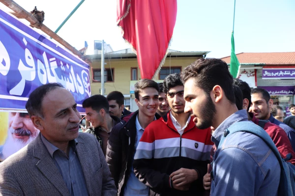 شرکت پرشور دانشجویان، کارکنان، ریاست و نهاد رهبری دانشگاه فرهنگیان مازندران در راهپیمایی روز 13 آبان 98 7