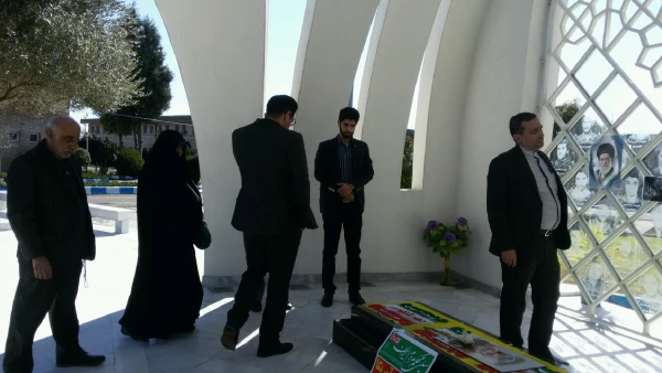 مراسم عطر افشانی مزار شهدا به مناسبت گرامیداشت دهه مبارک فجر 7