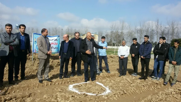 مراسم کلنگ زنی ساخت زمین ورزشی فوتبال ساحلی 3